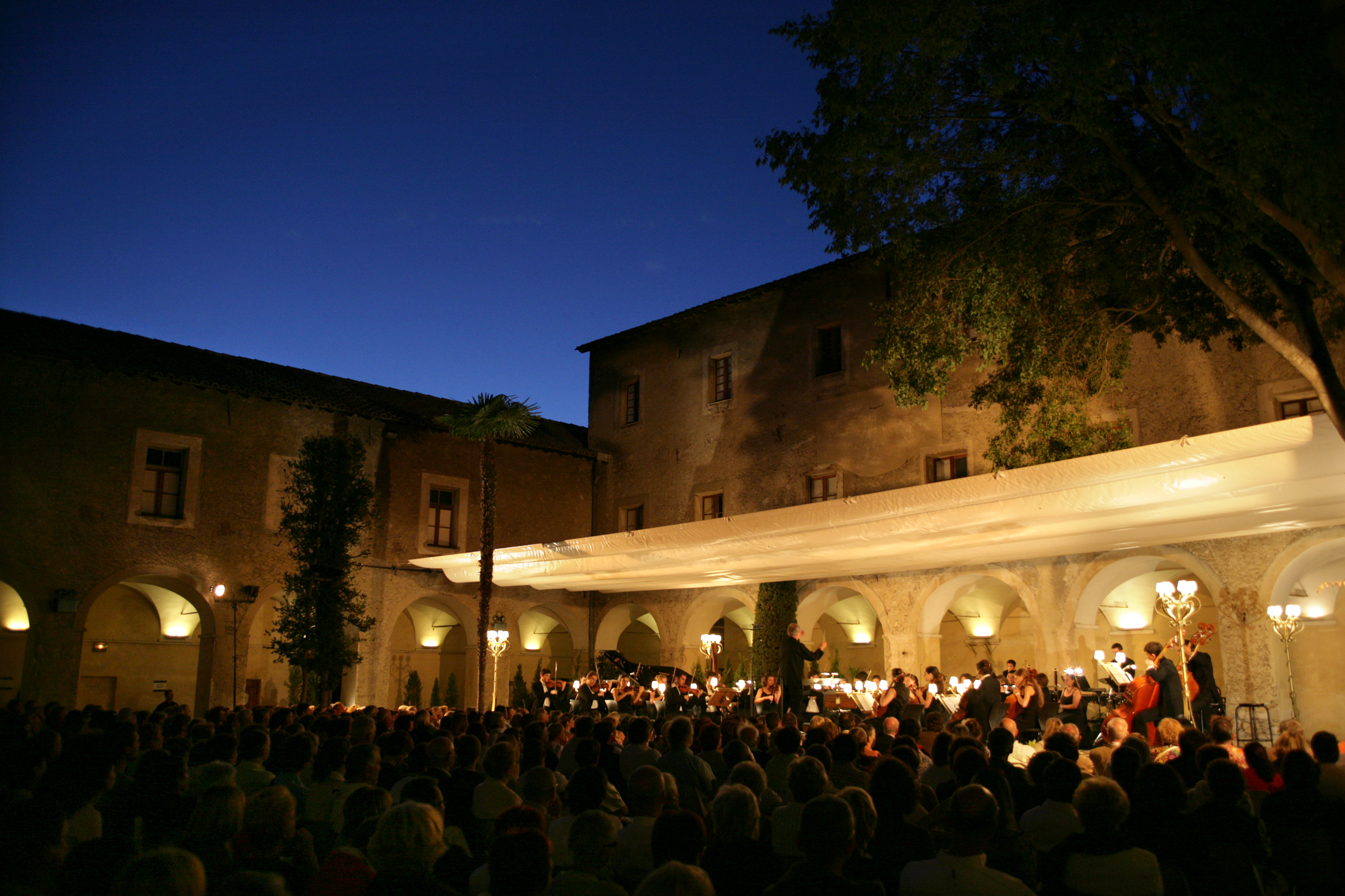 ILLUSTRATION CLOITRE Concert 06 © Elian Bachini.jpg